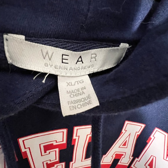 WEAR by Erin Andrews Cleveland Guardians Cropped Hoodie - Picture 5 of 6